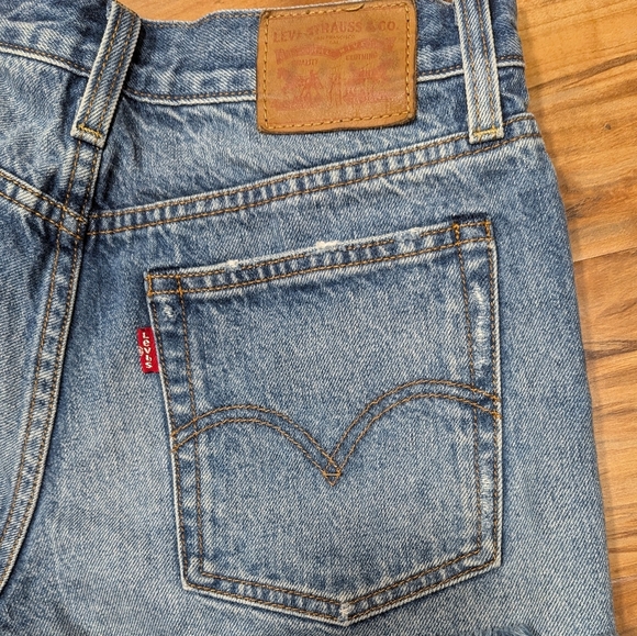 Levi's Cutoff Shorts Women's 26 Distressed Medium Wash Denim 14.5" Waist - Picture 5 of 5